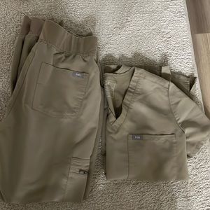 FIGS Scrub Set in color LATTE